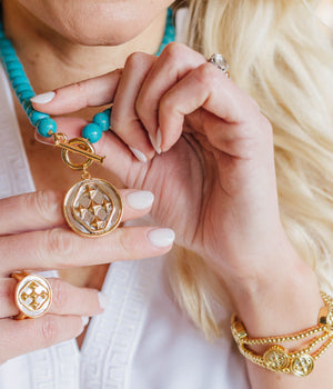 one size medallion ring