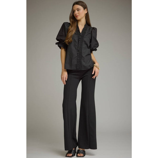 Solid short puff sleeve top