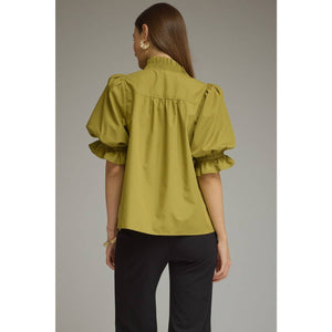 Solid short puff sleeve top