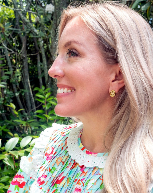 post medallion earring
