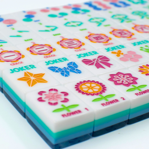 Crystal Prism Blue Mahjong Set