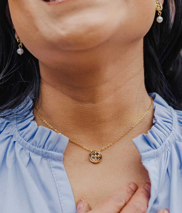 short medallion necklace